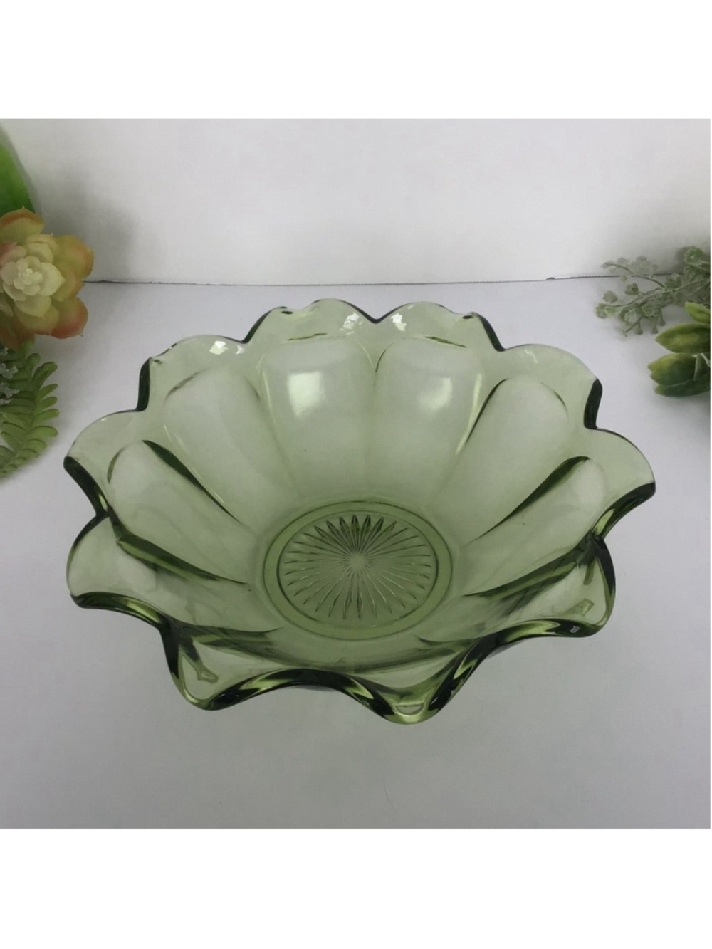 Vintage Scalloped Serving Glass Bowl in Olive - Picture 2 of 6